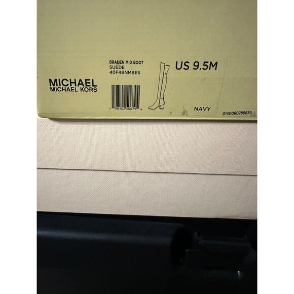 Michael Kors Braden Mid Boot Suede - Picture 6 of 7